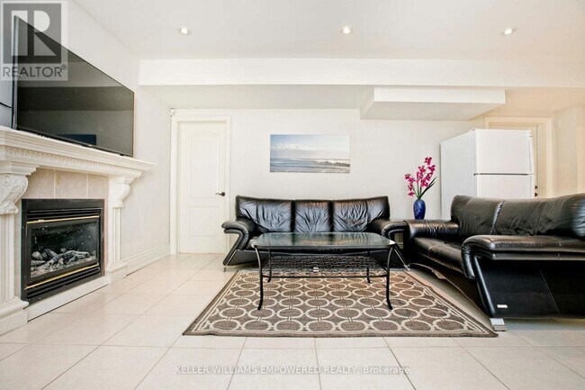 Photo du bâtiment - 206 Kingsdale Ave