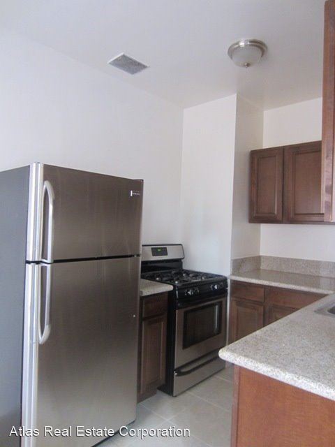 Building Photo - 965 N Vendome St