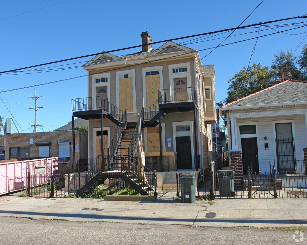 Building Photo - 735 Jackson Ave