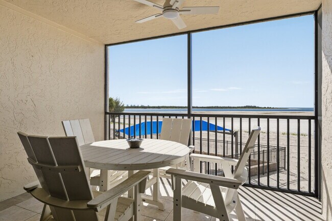 Foto del edificio - Gulf Front Condo in Fort Myers Beach!