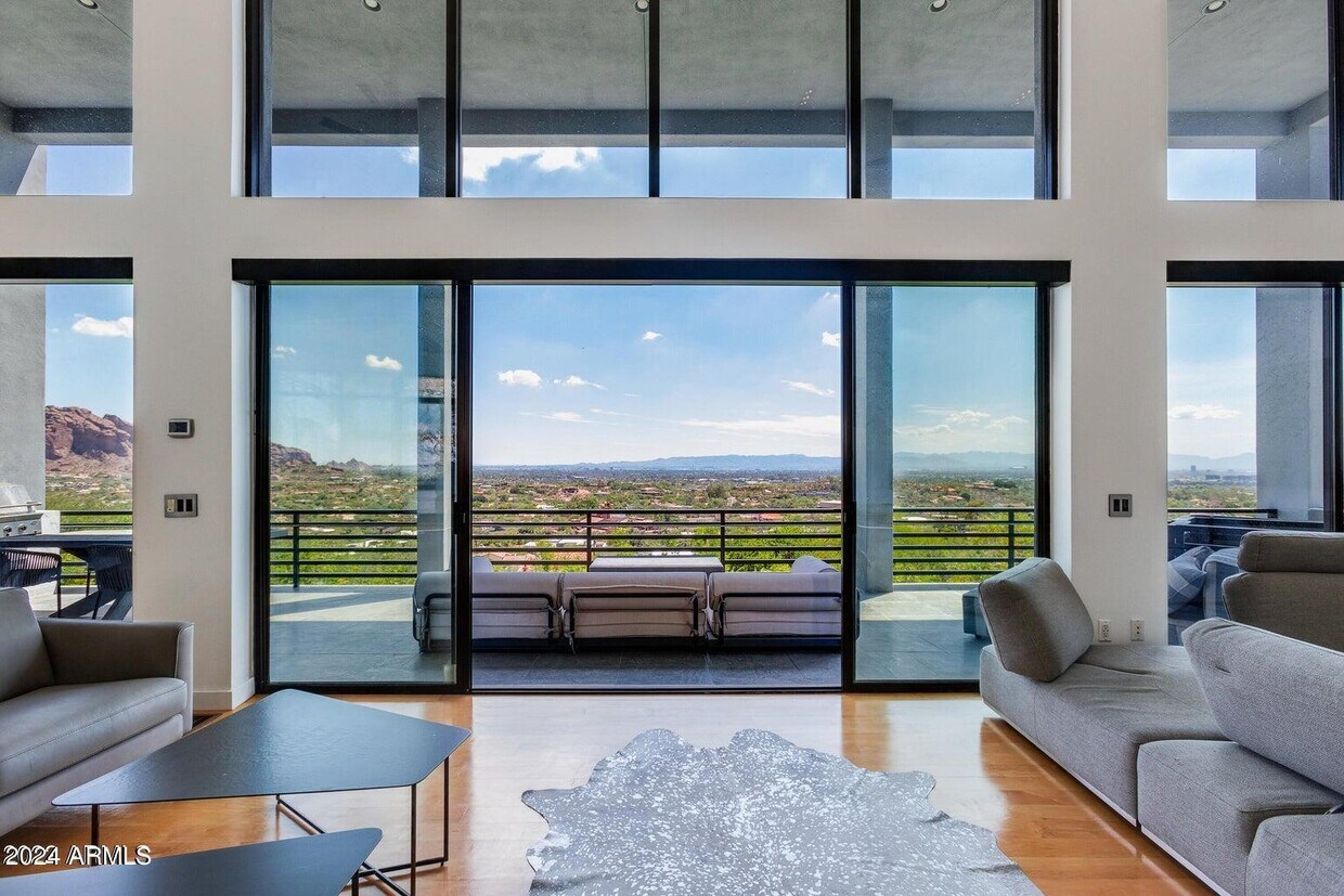 Foto principal - 4228 E Highlands Dr