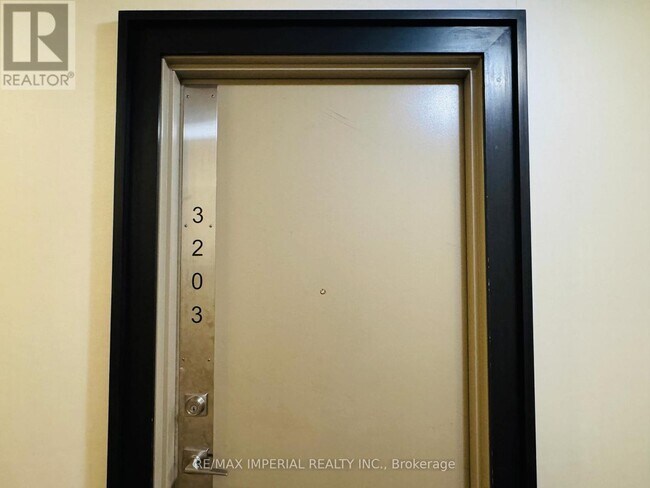 Photo du bâtiment - 70 Town Centre Court