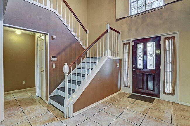 Foto del edificio - 3911 Spring Garden Dr