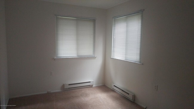 Building Photo - 17A Canton Dr