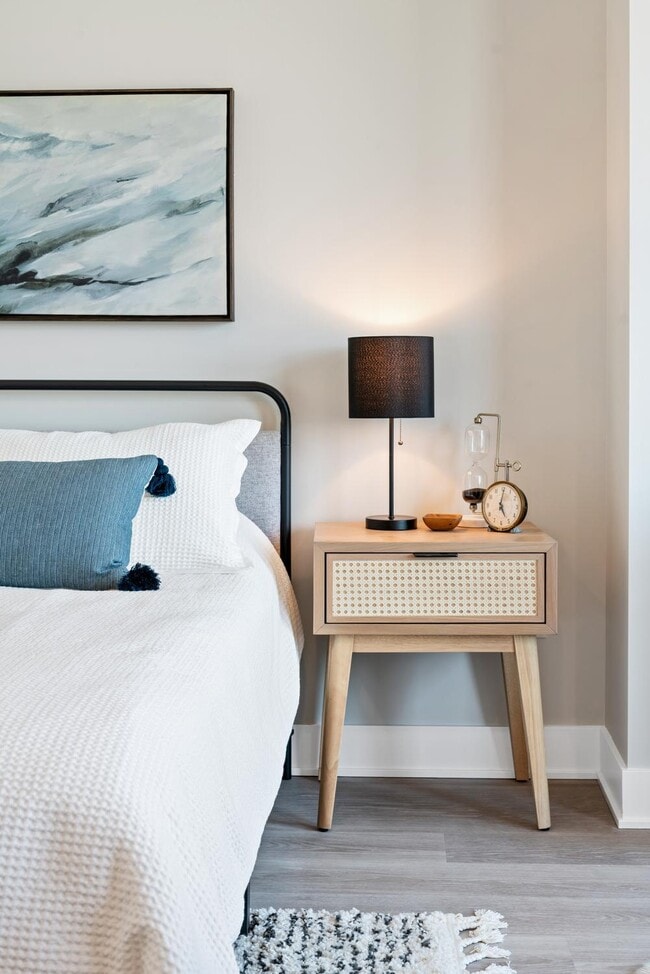 Interior Photo - The Avra West Loop