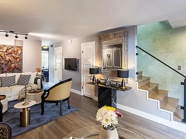 Foto del edificio - 9834 Sepulveda Blvd