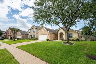 Building Photo - 13815 Normandy Ct