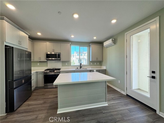 Building Photo - 664 Lima Ln