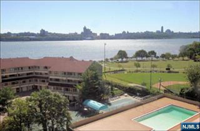 Foto del edificio - 1203 River Rd