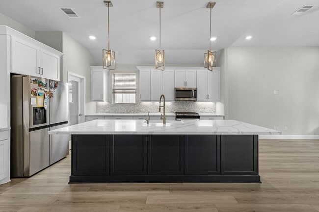 Foto del edificio - 16606 Tranquility Grove Dr