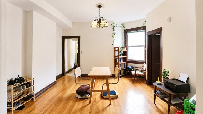Building Photo - 1336 W Farwell Ave