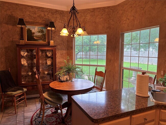 Foto del edificio - 1200 Western Ridge Dr