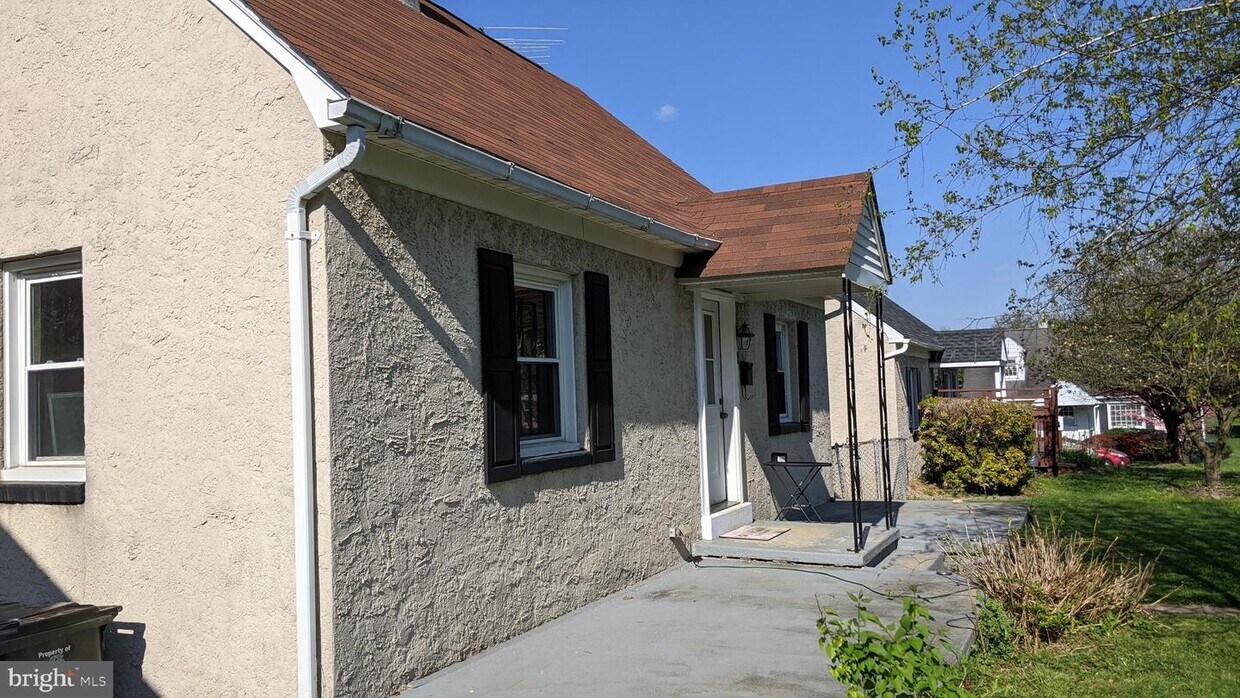 Primary Photo - 1517 Stirling St