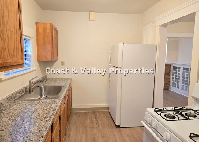 Building Photo - 120-122 N. Mildred Avenue, King City, CA 93930