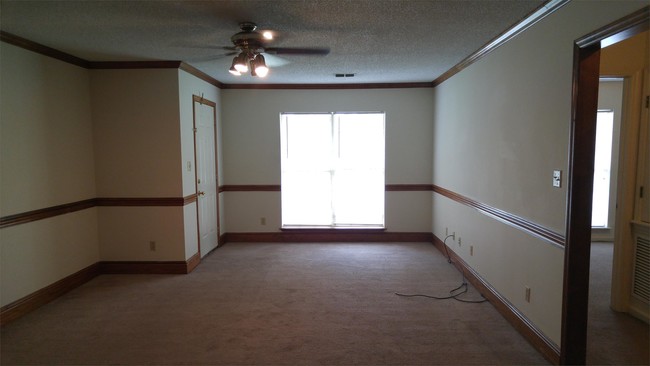 Building Photo - 100 Endoline Dr