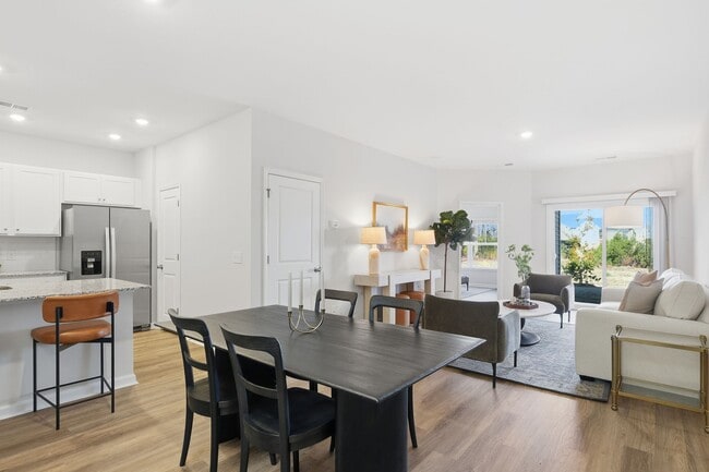 Building Photo - Wrens Hollow