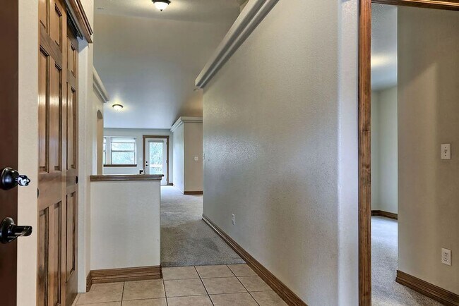 Foto del edificio - 2244 Muir Ln