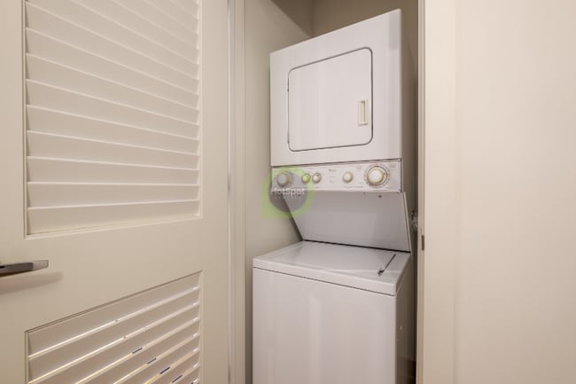 Building Photo - 91 W Kinzie St