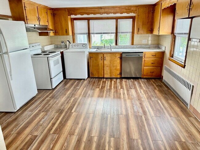 Building Photo - 553 Nantasket Ave