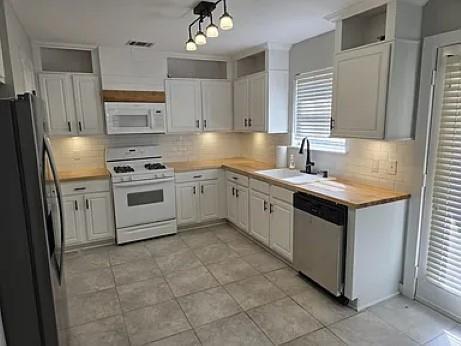 Foto del edificio - 811 Chiselpoint Cove