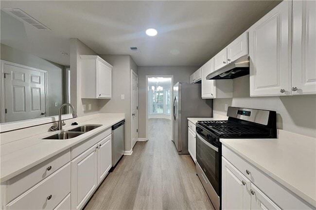 Foto del edificio - 3206 Claybrooke Dr NE