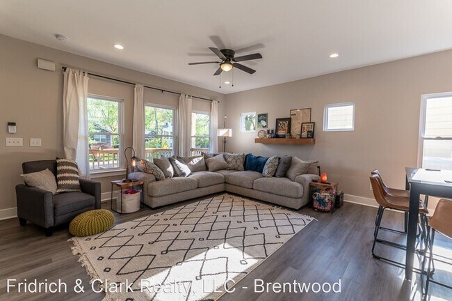 Building Photo - 3 br, 2.5 bath House - 3112 Greggwood Drive