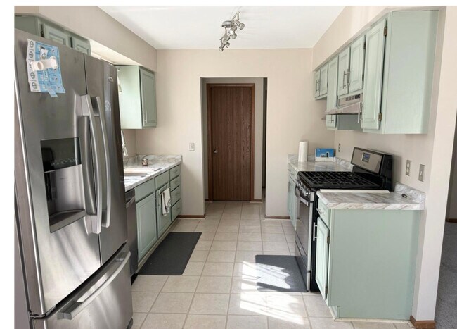 Foto del edificio - 405 E Elm St