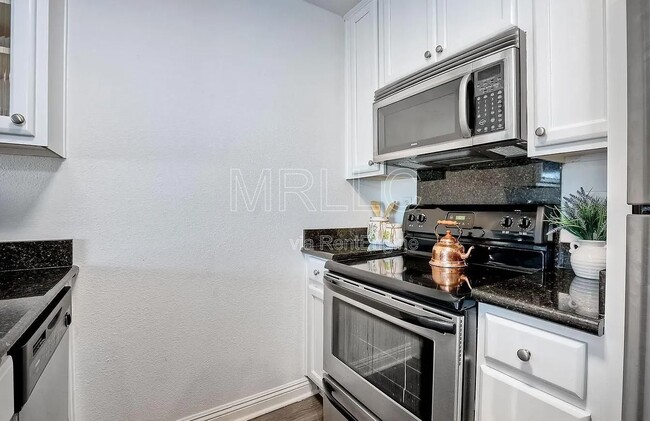 Building Photo - 4860 Rolando Ct