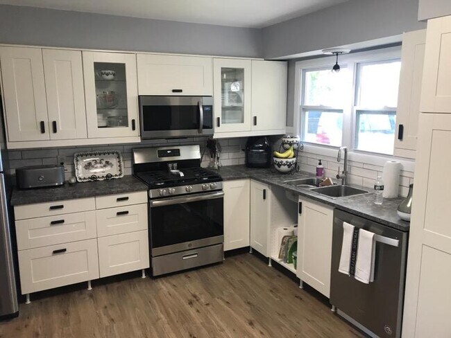 Building Photo - 91 Steele Cir