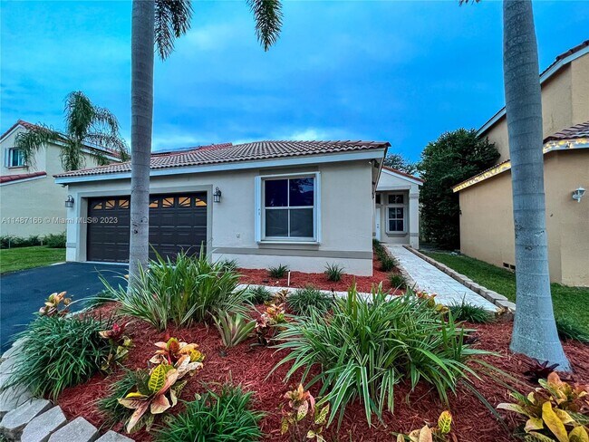 Building Photo - 841 Stanton Dr