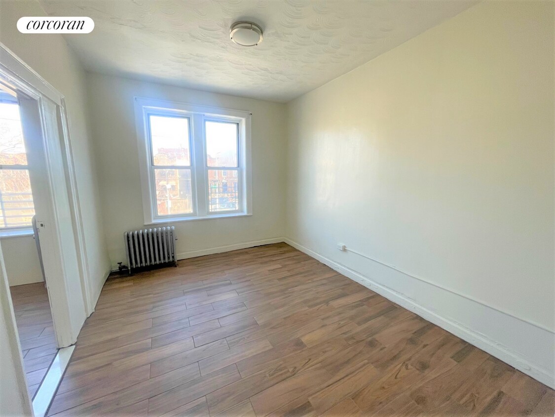 Foto principal - 394 E 98th St