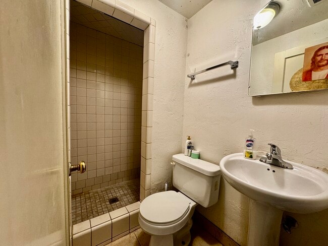 Foto del edificio - Frame House Duplex