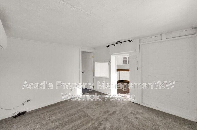 Foto del edificio - 50 Freedom Blvd 200 W