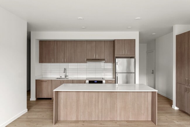 Building Photo - 207 East