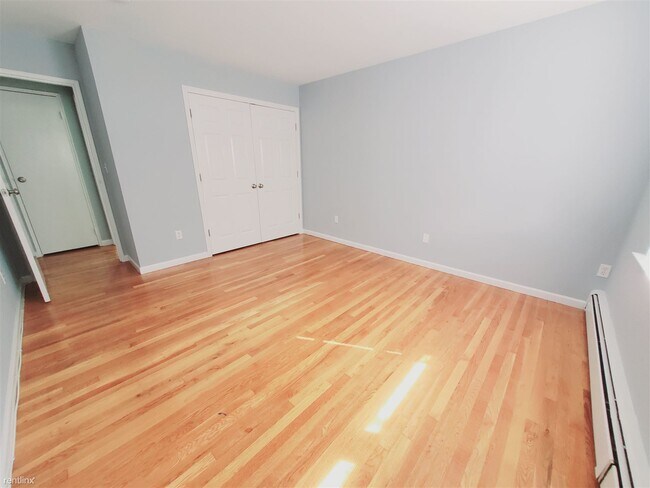 Foto del edificio - 1 br, 1 bath Condo - 43 Crescent St Unit G