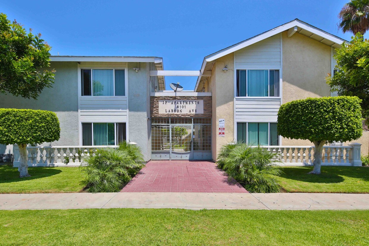 Foto principal - 8101 Larson Avenue