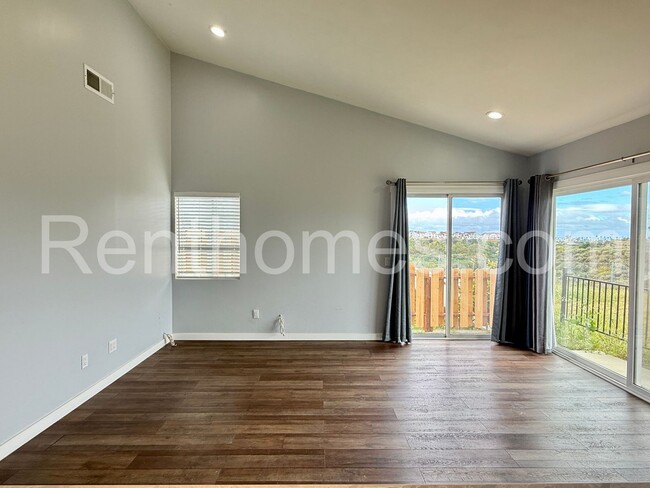 Building Photo - 1410 Shoshone St
