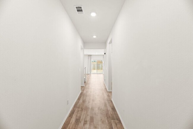 Foto del edificio - 28357 Cats Claw Dr