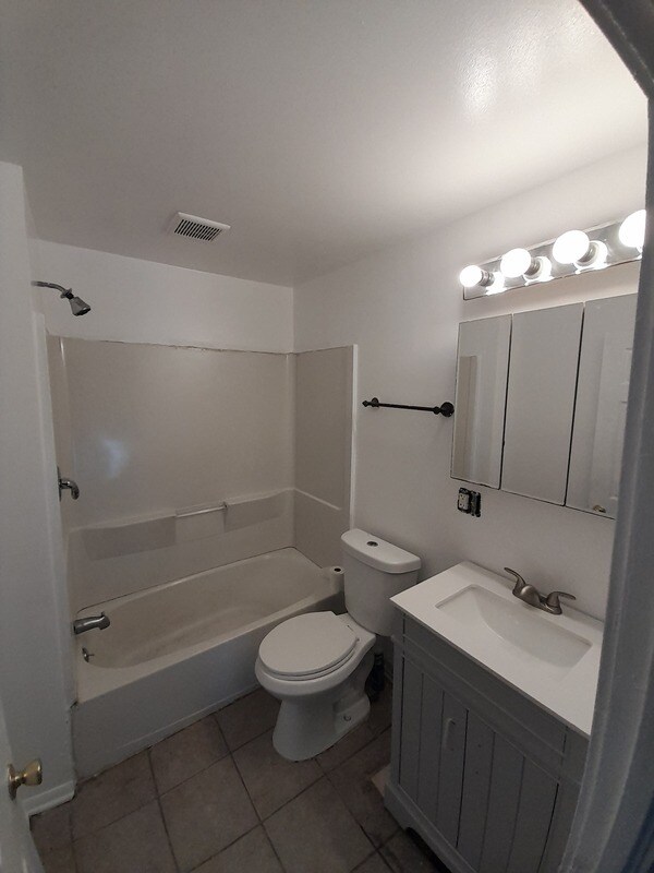 Foto del edificio - 12614 Thornhurst Ave
