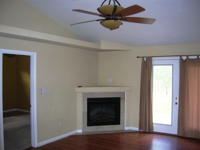 Foto del edificio - 4506 Deslin Ct