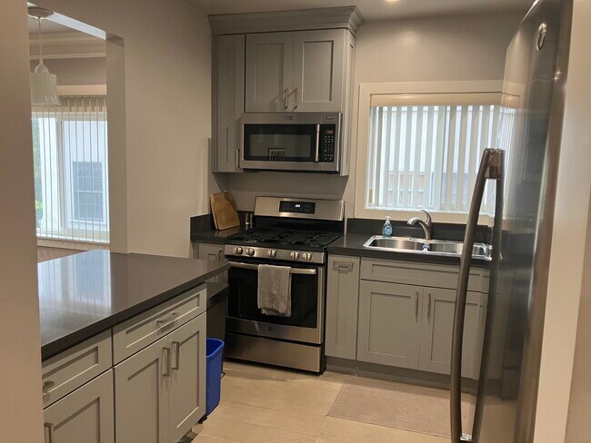 Foto del edificio - 2059 N Vermont Ave