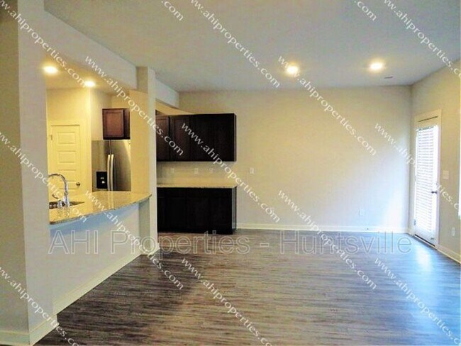 Foto del edificio - 6607 Cotton Creek Rd NW