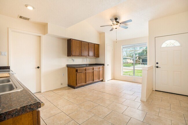 Foto del edificio - 5904 Misty Meadow St