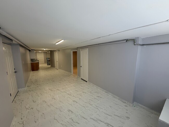 Foto del edificio - 3914 W Diversey Ave