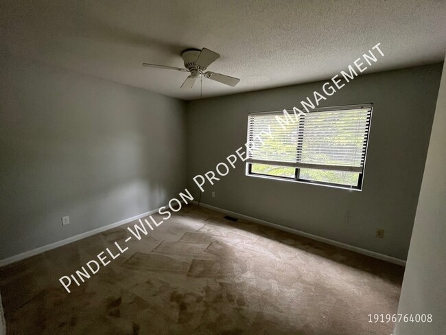 Foto del edificio - 6943 Staghorn Ln