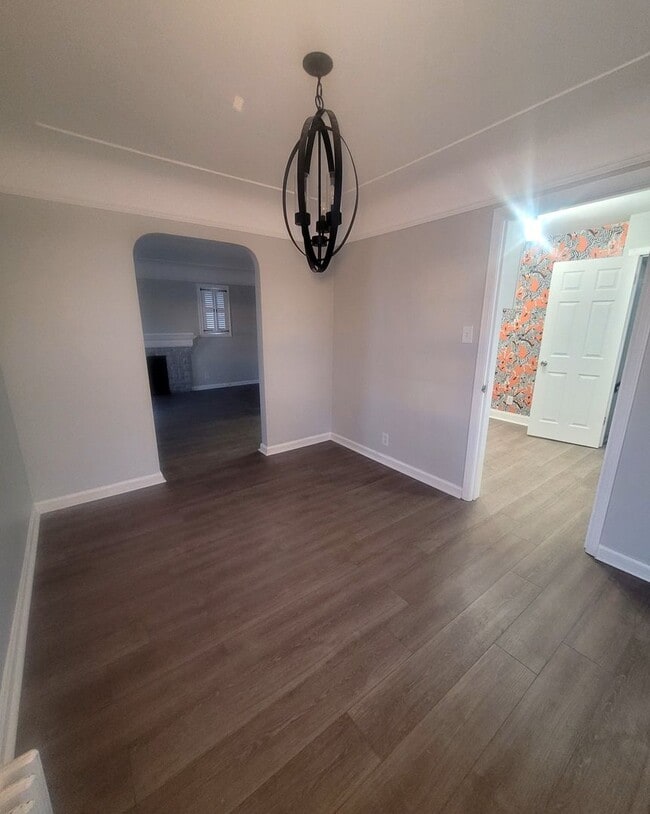 Building Photo - Beautiful 3 Bedroom bungalow in very desirable location in Redford/ Livonia borders