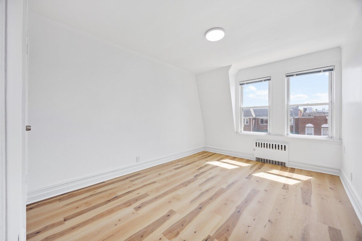 Foto principal - 32-28 47th St