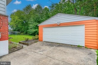 Building Photo - 112 Springside Dr