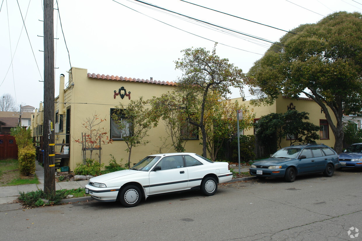Foto principal - 1135-1139 Addison St