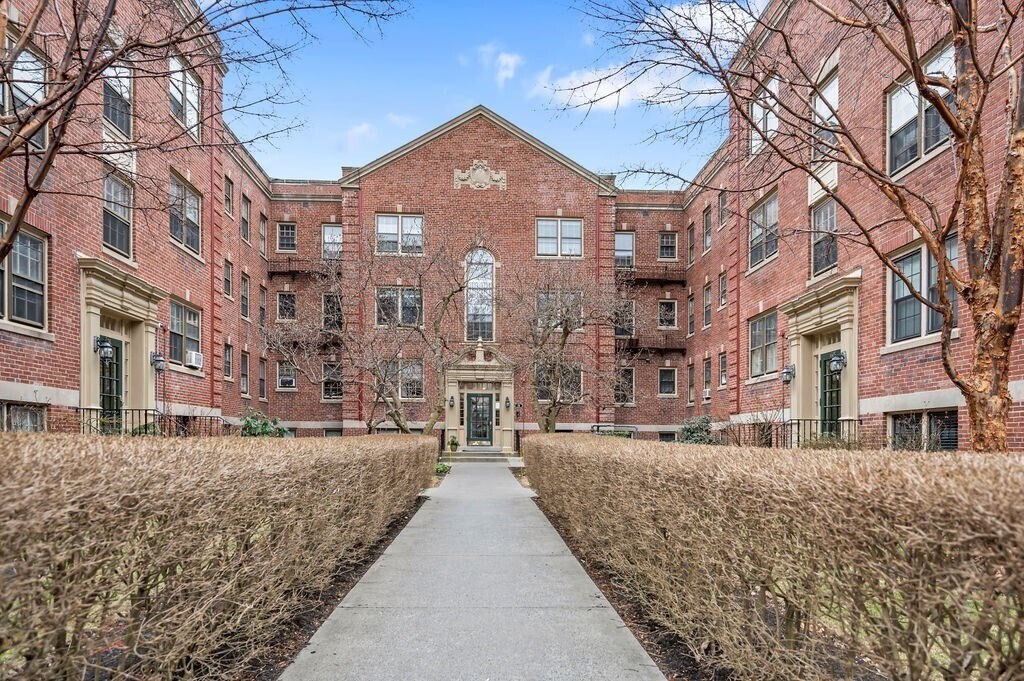 Primary Photo - 56 Elm St